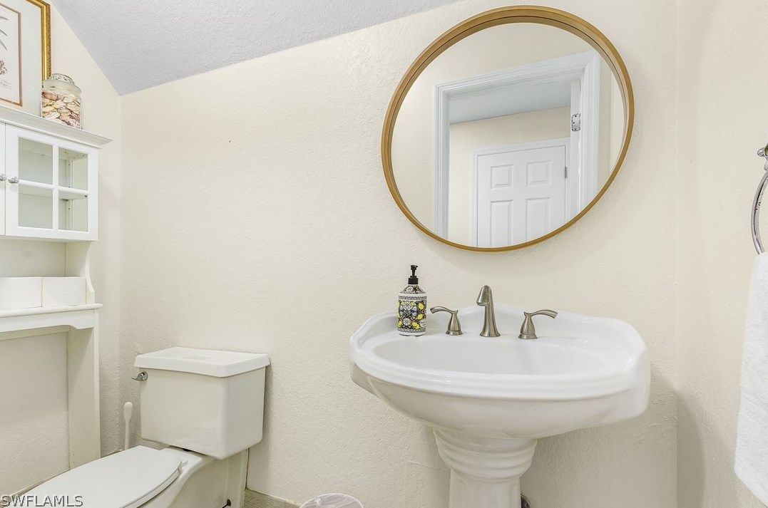 4006 25 Pl, Cape Coral FL  33914-5470 exterior