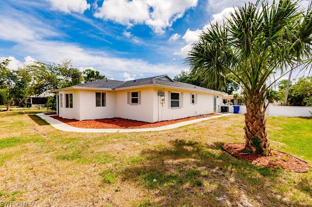 18146 Hilda Dr, Fort Myers FL  33967-6140 exterior