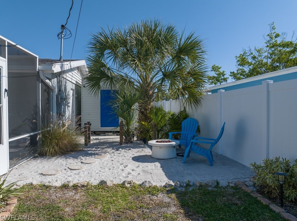 804 Entrada Dr, Fort Myers FL  33919-3212 exterior