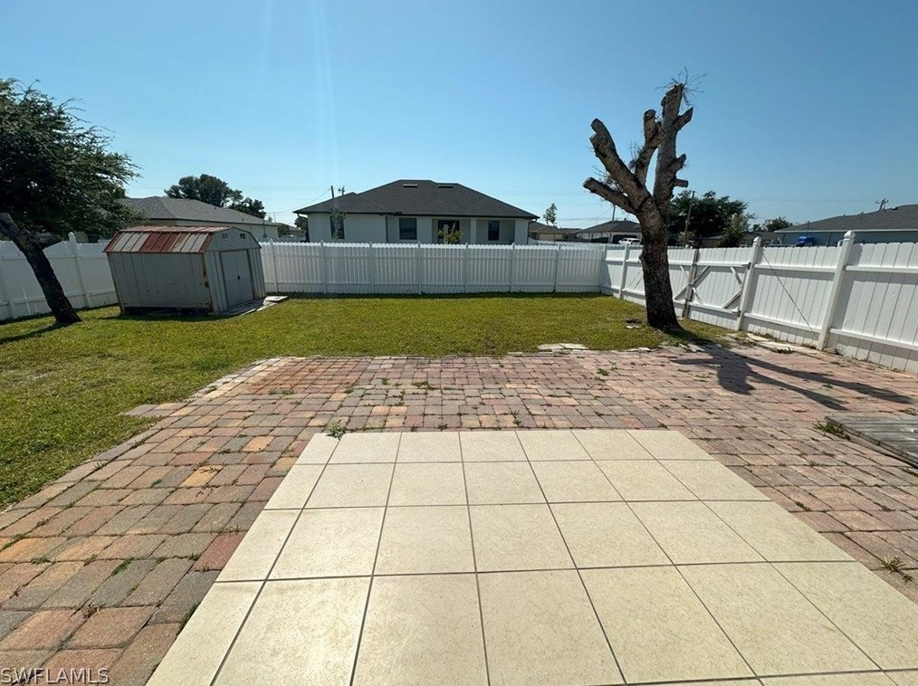 922 2nd Pl, Cape Coral FL  33909-1204 exterior