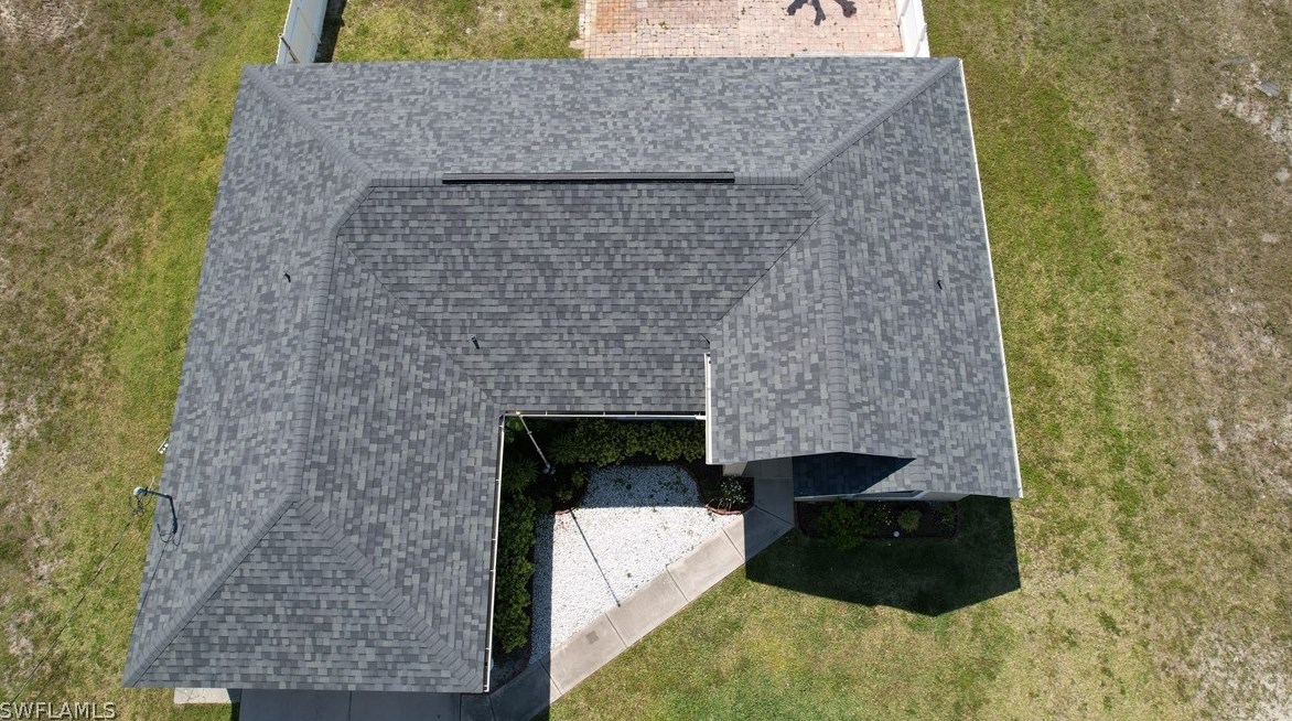 922 2nd Pl, Cape Coral FL  33909-1204 exterior