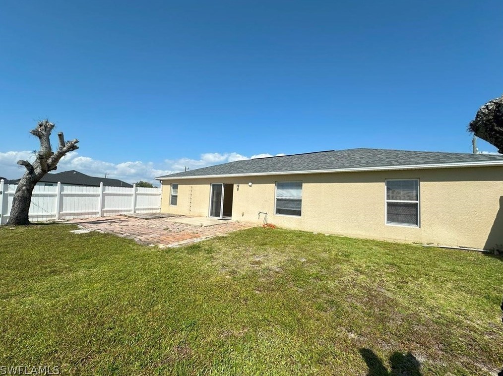 922 2nd Pl, Cape Coral FL  33909-1204 exterior