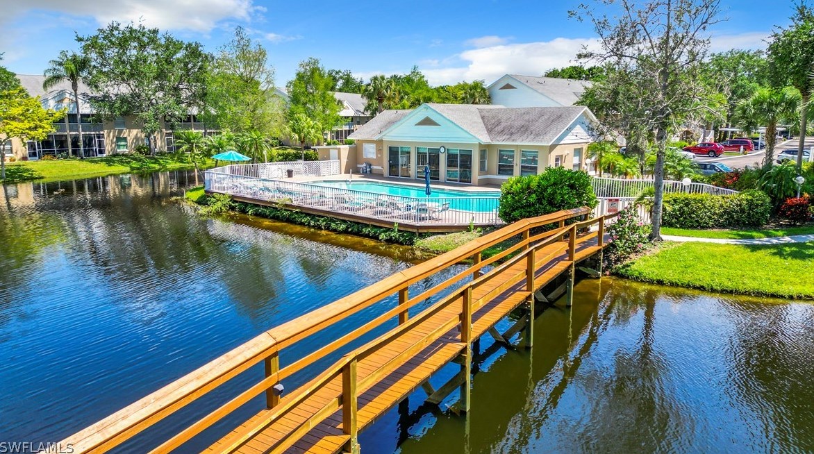 174 Pebble Shores Dr, Naples FL  34110-9260 exterior