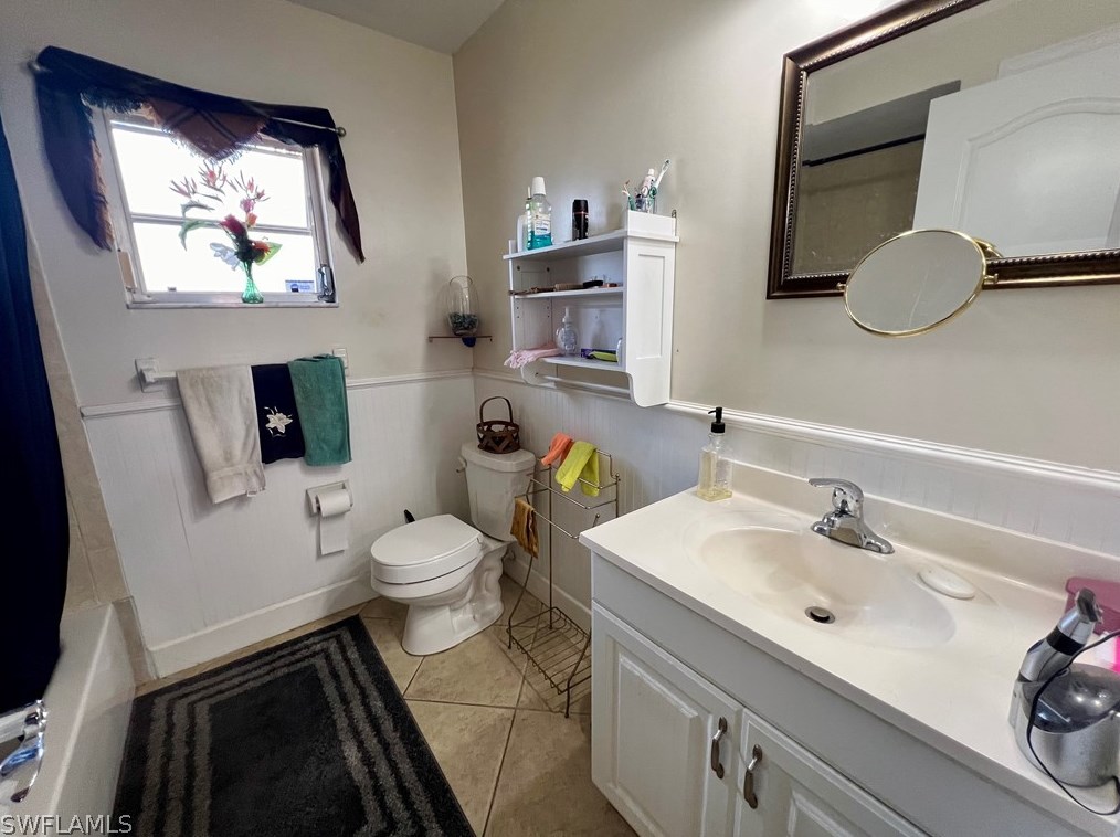 323 Edward Ave, Lehigh Acres FL 33936-0904 exterior