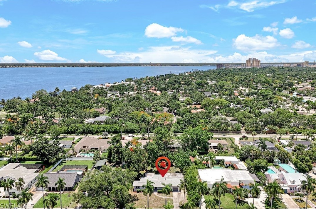 1281 Caloosa Dr, Fort Myers FL  33901-6715 exterior