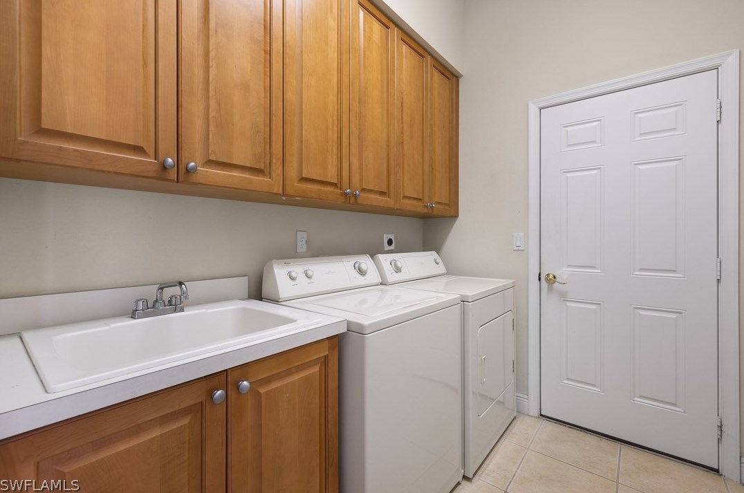 14051 Bently Cir, Fort Myers FL  33912-1991 exterior