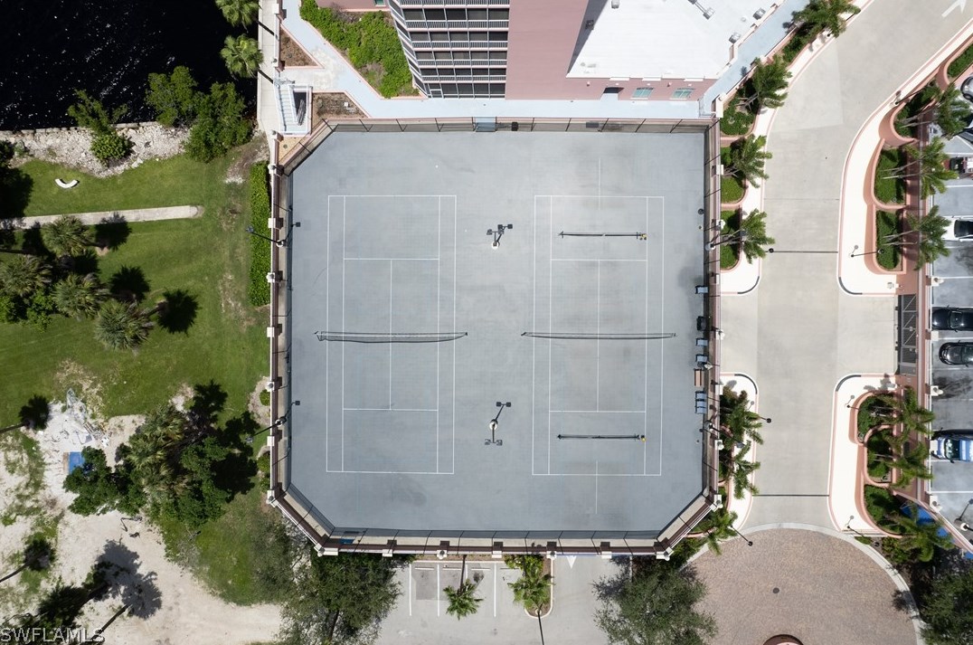 2743 1st St, Fort Myers FL  33916-1823 exterior