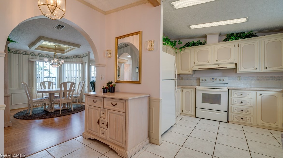 562 Horizon Dr, Fort Myers FL  33903-7615 exterior