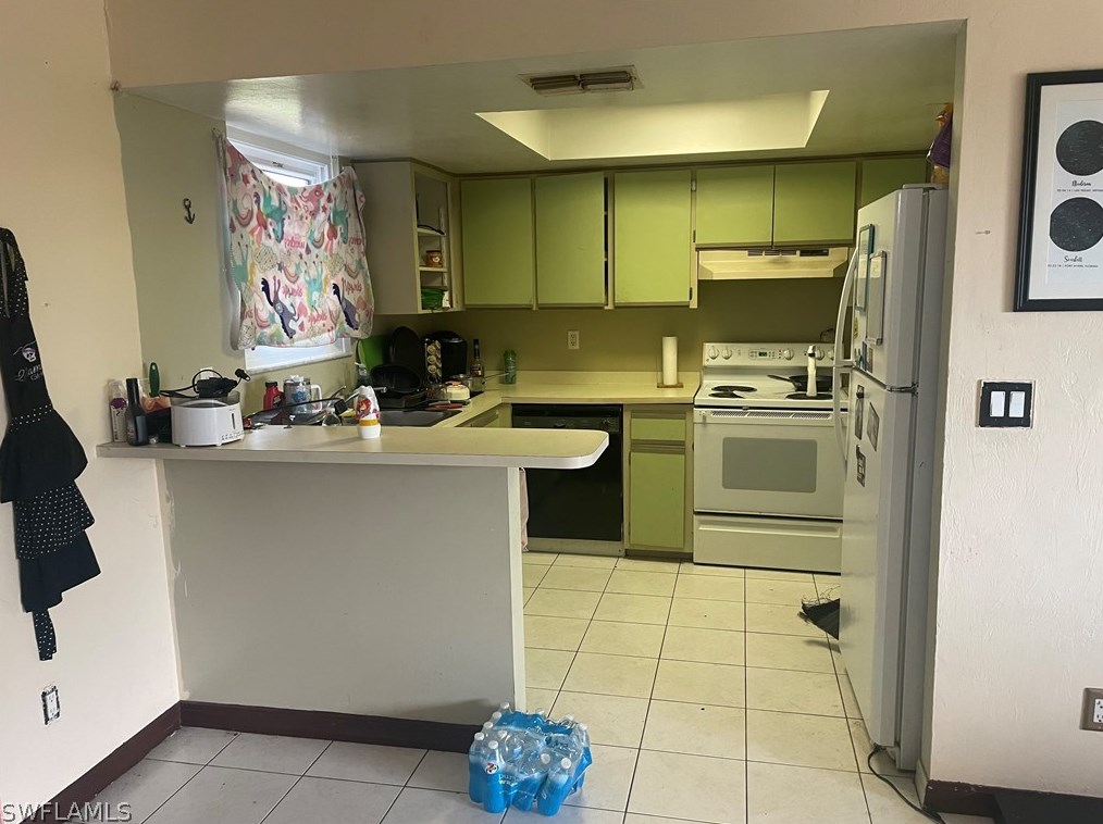 2123 6 Pl, Cape Coral FL  33990-0011 exterior