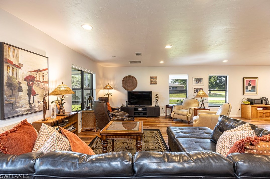 104 Johnnycake Dr, Naples FL 34110-1310 exterior