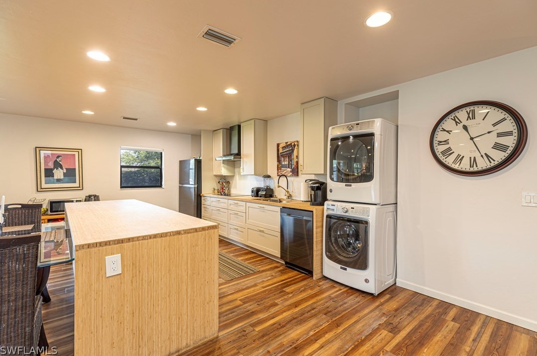 104 Johnnycake Dr, Naples FL 34110-1310 exterior