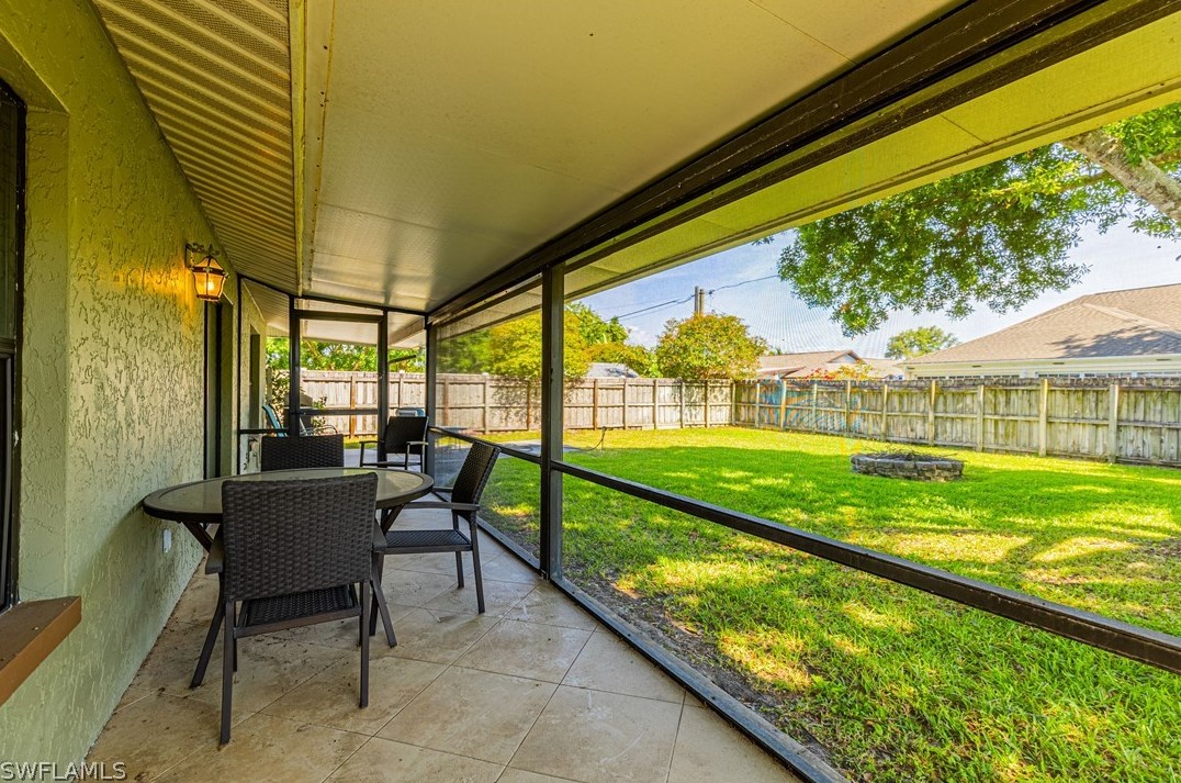 104 Johnnycake Dr, Naples FL 34110-1310 exterior