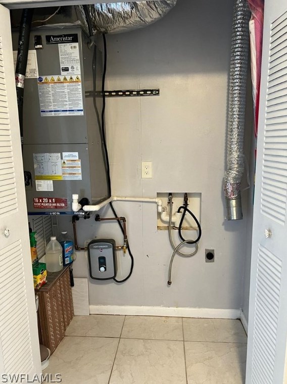 18 Hamlin Ct, Lehigh Acres FL 33936-7211 exterior