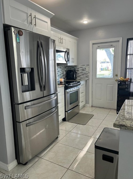 18 Hamlin Ct, Lehigh Acres FL 33936-7211 exterior