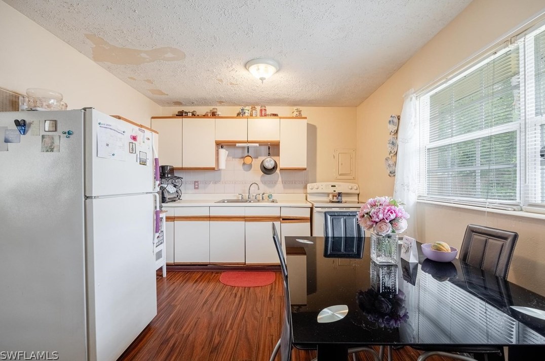 455 Santa Cruz St, Fort Myers FL  33903-2845 exterior