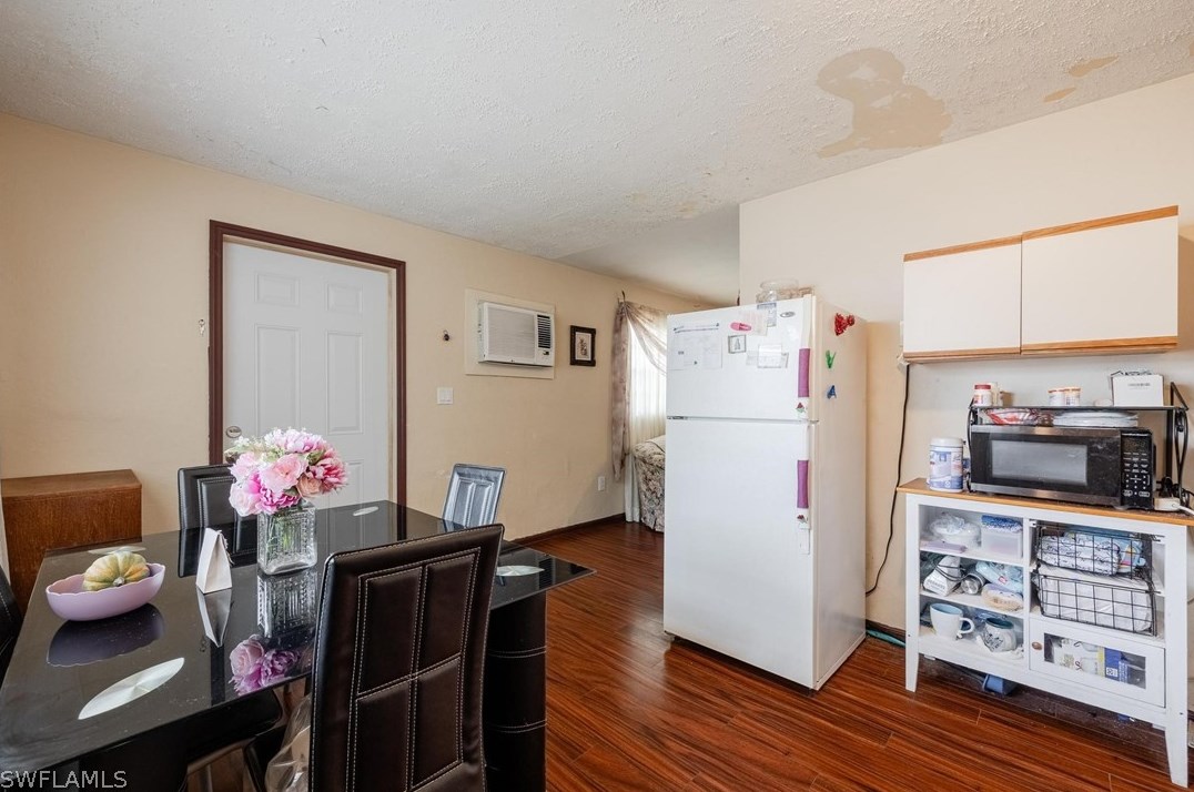 455 Santa Cruz St, Fort Myers FL  33903-2845 exterior