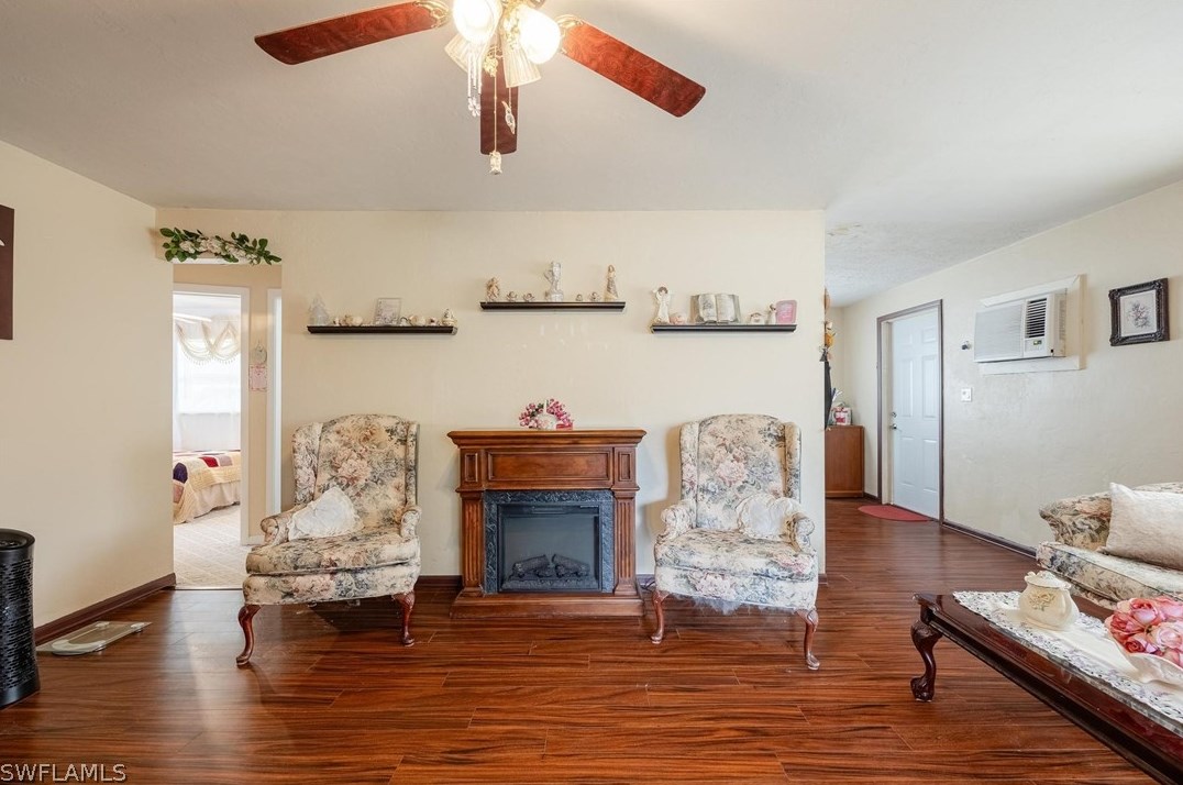 455 Santa Cruz St, Fort Myers FL  33903-2845 exterior