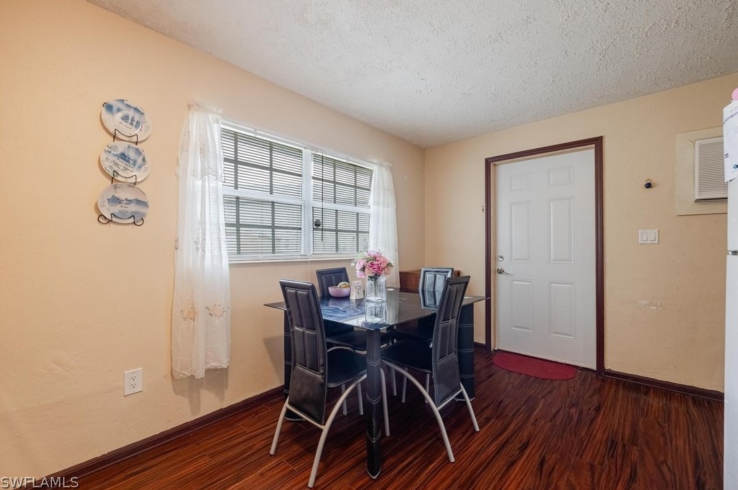 455 Santa Cruz St, Fort Myers FL  33903-2845 exterior