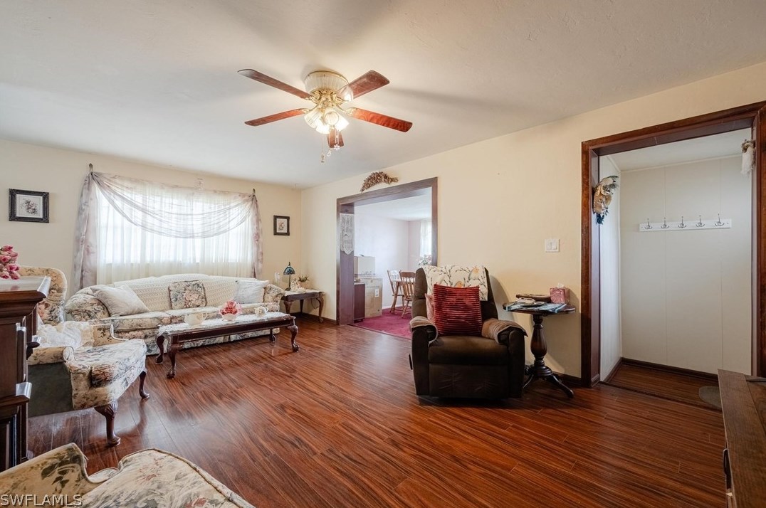 455 Santa Cruz St, Fort Myers FL  33903-2845 exterior