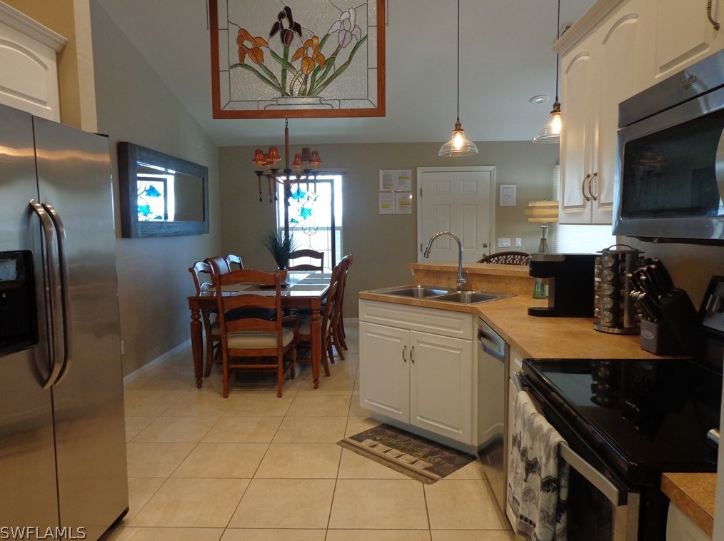 426 Palermo Cir, Fort Myers Beach FL  33931-2726 exterior