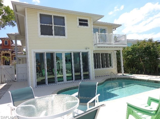 426 Palermo Cir, Fort Myers Beach FL  33931-2726 exterior