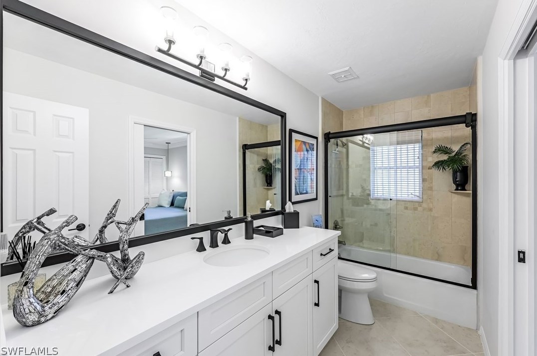 811 Bentwood Dr, Naples FL 34108-8204 exterior