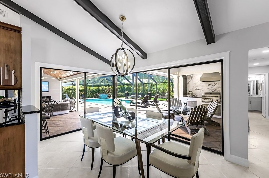 811 Bentwood Dr, Naples FL 34108-8204 exterior