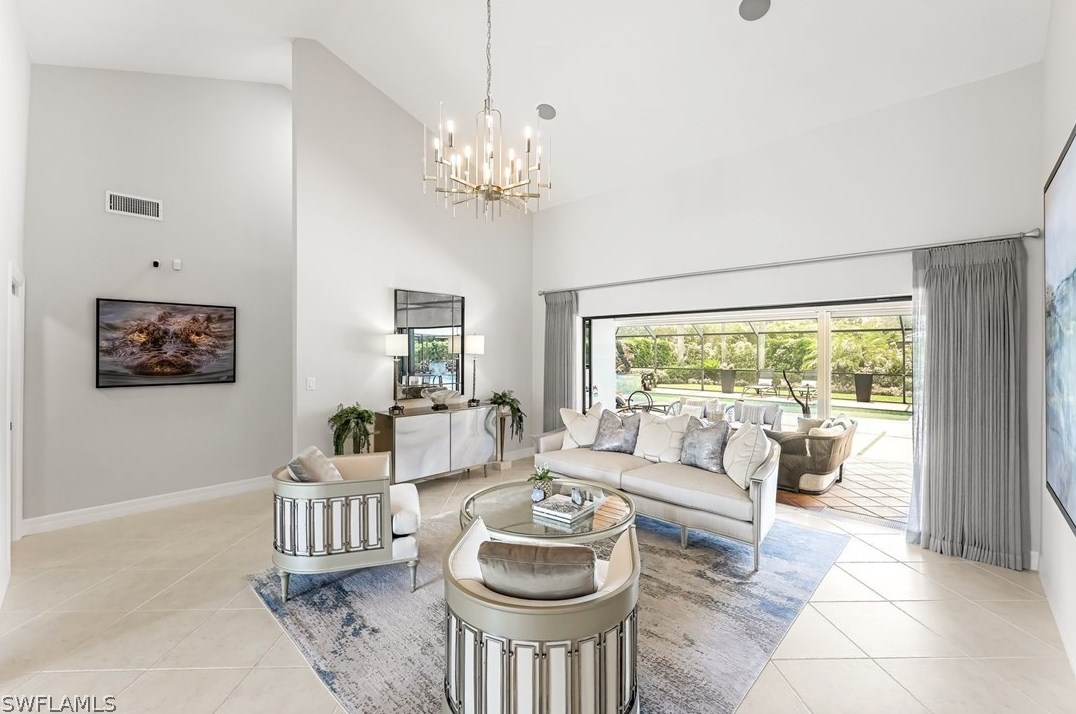 811 Bentwood Dr, Naples FL 34108-8204 exterior