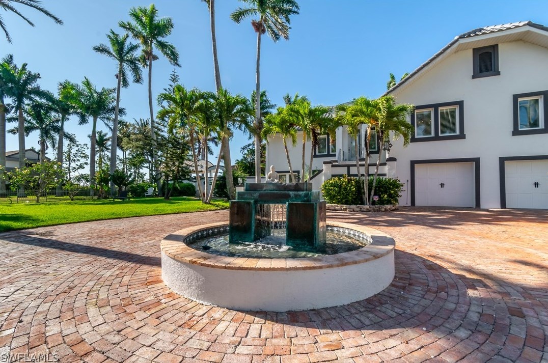 1205 Caloosa Dr, Fort Myers FL 33901-6715 exterior