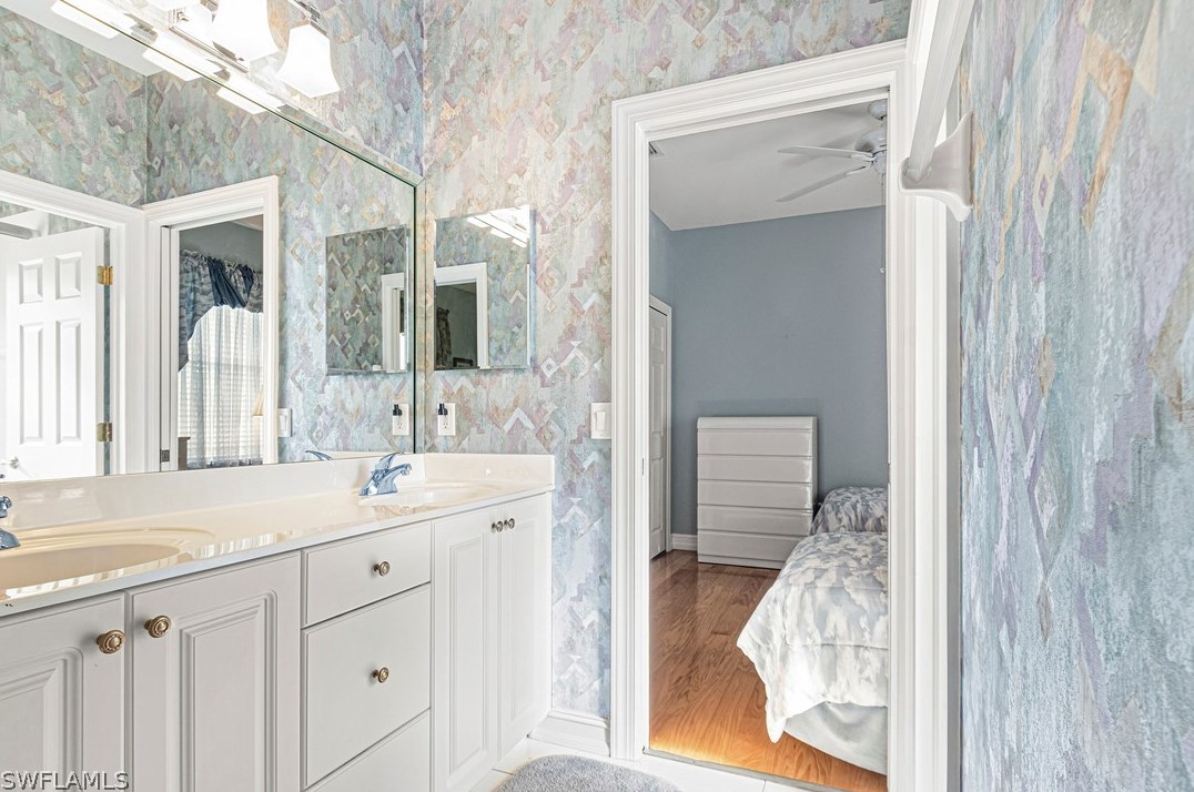 10508 Bella Vis Dr, Fort Myers FL 33913-7005 exterior