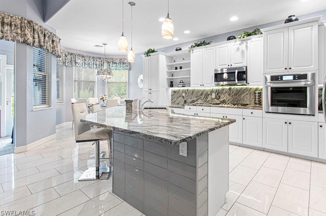 10508 Bella Vis Dr, Fort Myers FL 33913-7005 exterior