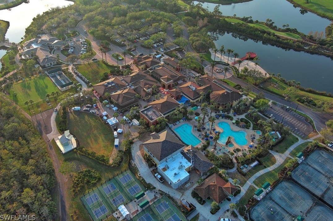 10508 Bella Vis Dr, Fort Myers FL 33913-7005 exterior