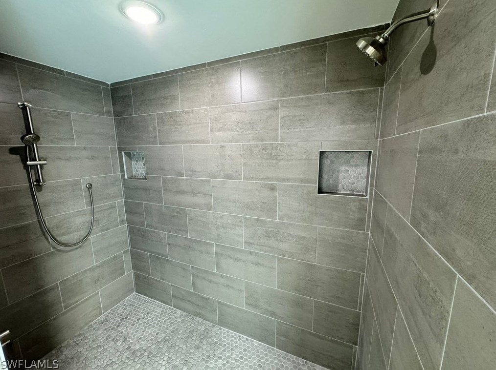 838 Columbus Blvd, Lehigh Acres FL  33974-4733 exterior