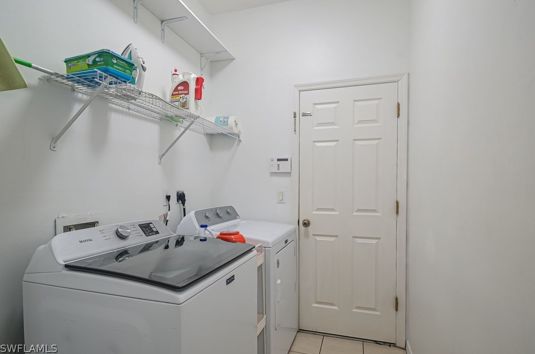 2743 Nature Pointe Loop, Fort Myers FL  33905-2471 exterior