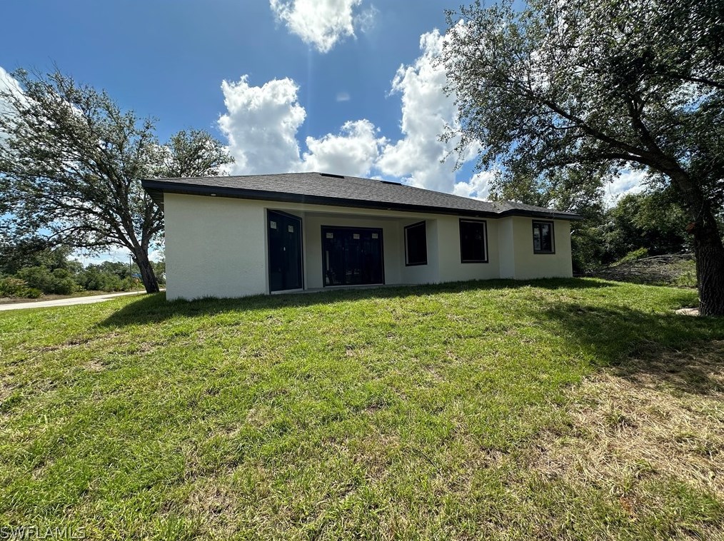 525 Abbott Ave, Lehigh Acres FL 33972 exterior