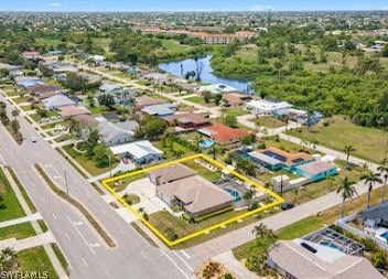 4104 Country Club Blvd, Cape Coral FL  33904-5232 exterior