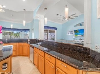 4104 Country Club Blvd, Cape Coral FL  33904-5232 exterior