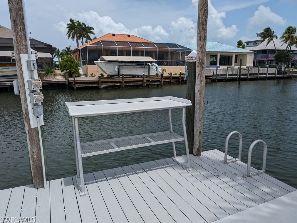 2404 Sapodilla Ln, Saint James City FL  33956-2044 exterior