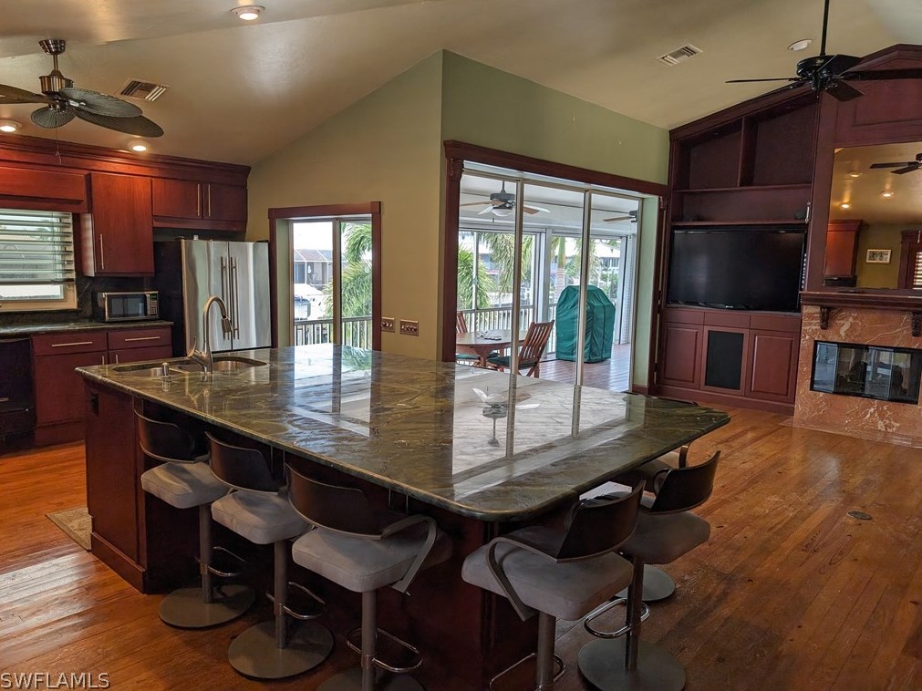 2404 Sapodilla Ln, Saint James City FL  33956-2044 exterior