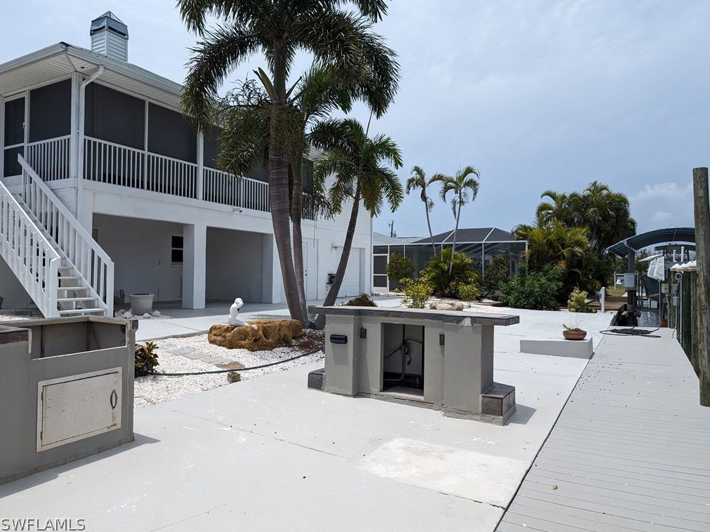 2404 Sapodilla Ln, Saint James City FL  33956-2044 exterior