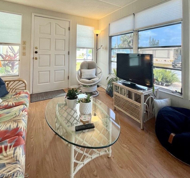 726 Knotty Pne Cir, Fort Myers FL 33917-7407 exterior