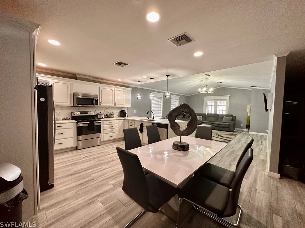 754 105 Ave, Naples FL 34108-1842 exterior