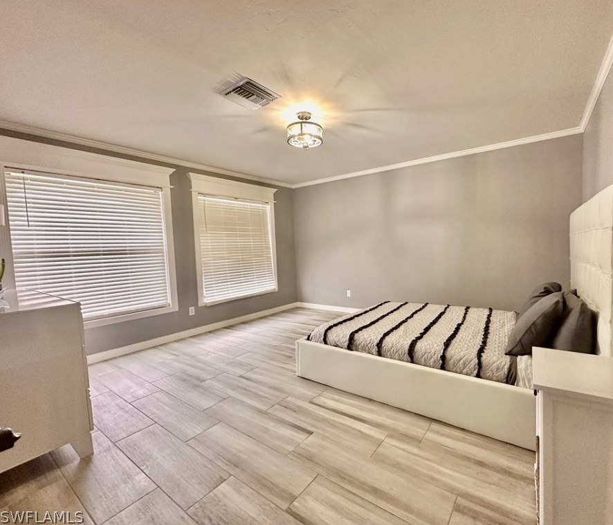 754 105 Ave, Naples FL 34108-1842 exterior