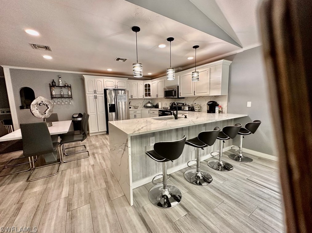 754 105 Ave, Naples FL 34108-1842 exterior