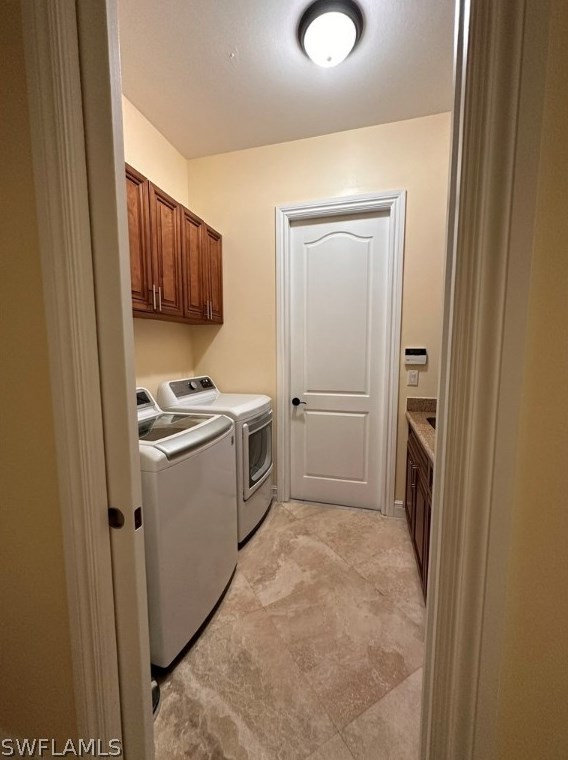 1430 Serrano Cir, Naples FL 34105-4952 exterior