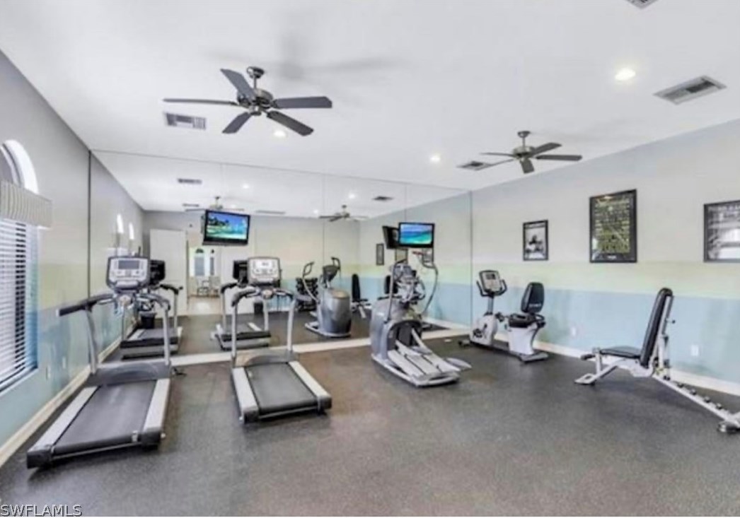 1430 Serrano Cir, Naples FL 34105-4952 exterior