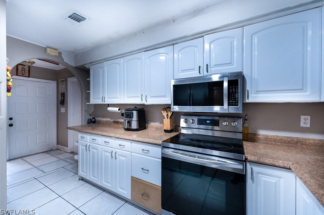 507 Robert Ave, Lehigh Acres FL 33936-4344 exterior