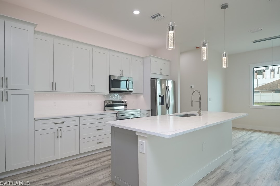 2607 40 St, Lehigh Acres FL 33976-4642 exterior