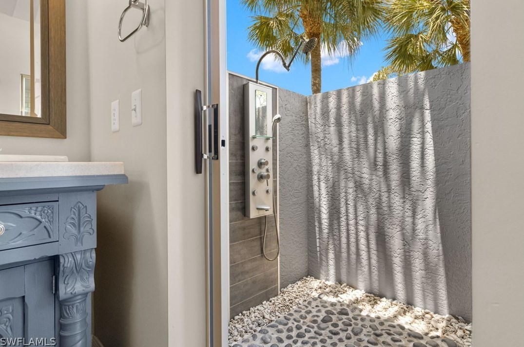 106 Roosevelt Ave, Lehigh Acres FL exterior