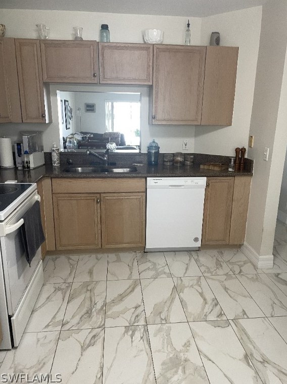 7848 Emerald Cir, Naples FL  34109-1796 exterior